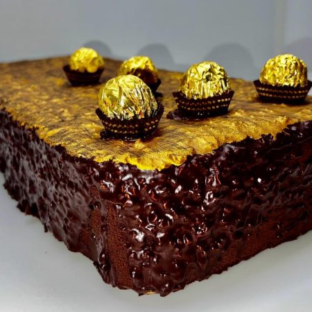 TURRON CON FERRERITO  HECHO A MANO.